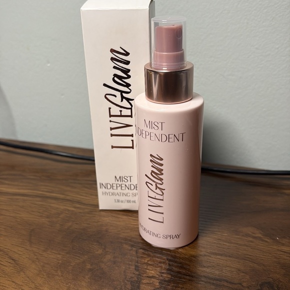 LiveGlam Hydrating Spray Miss Independent - Picture 4 of 4